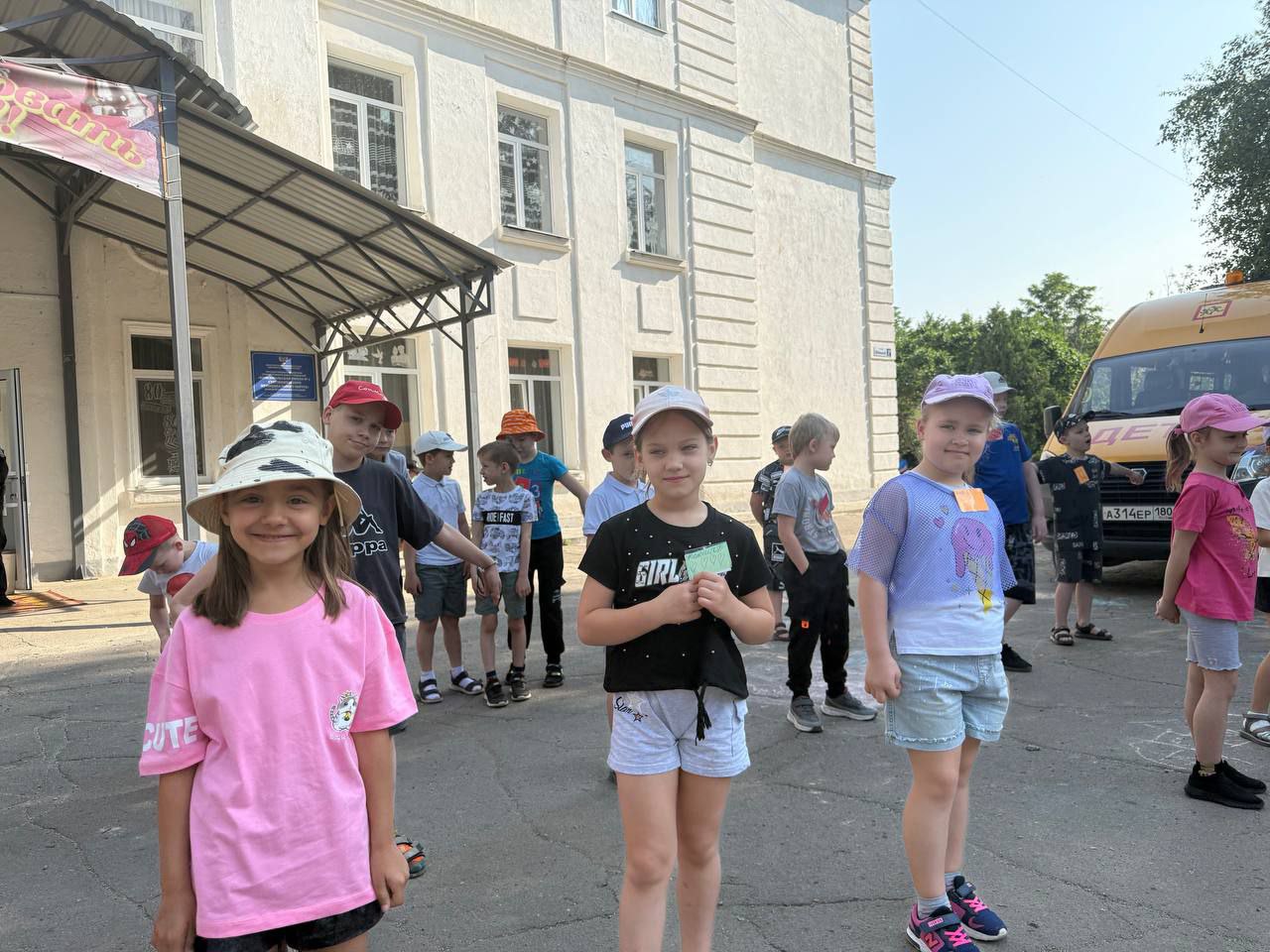 День, полный впечатлений: Жизнь в летнем лагере кипит!.